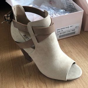 JustFab: Booties, Deneen, TAN, size 9